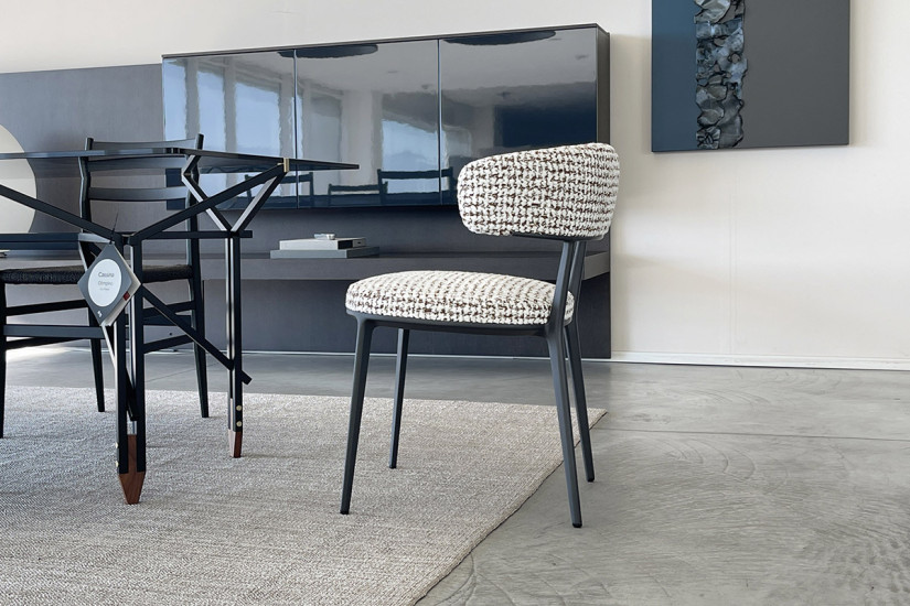 Sedia Caratos in tessuto bianco nocciola  - 1