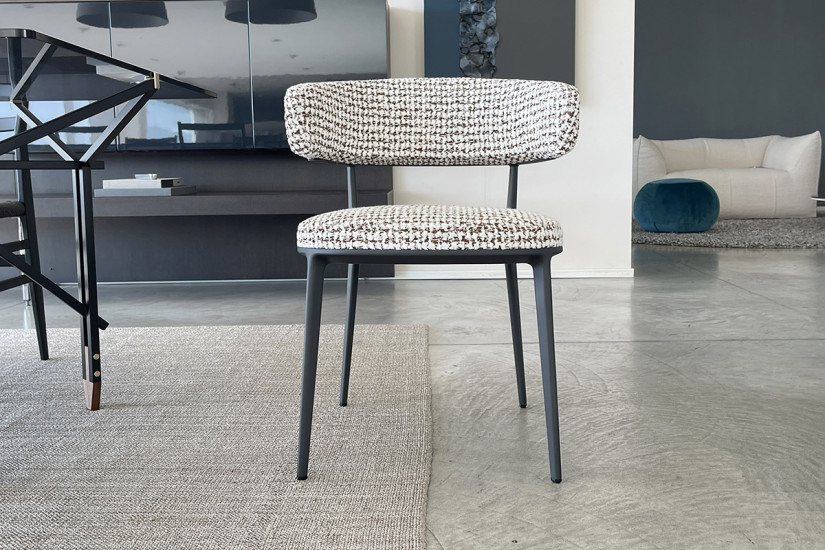 Chaise Caratos en tissu blanc noisette - 2