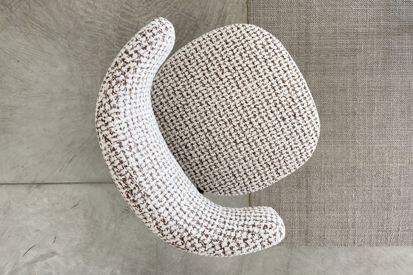 Chaise Caratos en tissu blanc noisette - 4