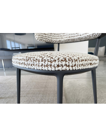 Chaise Caratos en tissu blanc noisette - 5