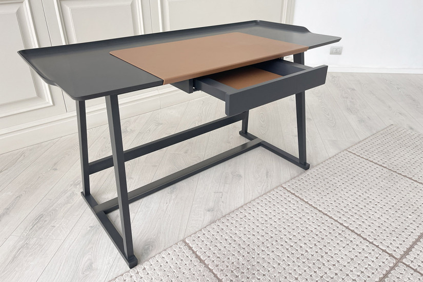 Maxalto Recipio Black Lacquered Desk (Expo Offer) | Online Shop
