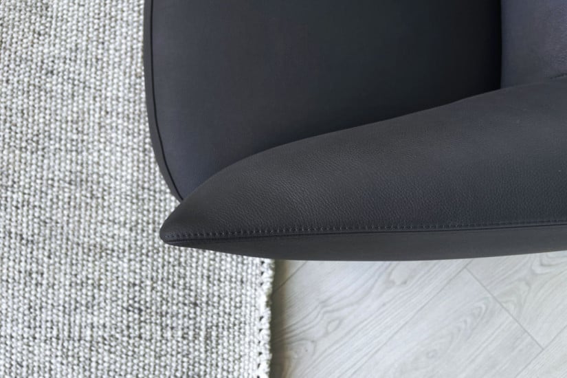 Santa Monica Anthracite Leather Armchair (Expo Offer) Poliform - 4