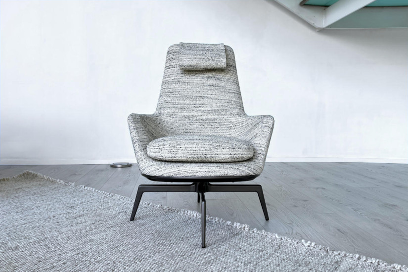 Caratos White and Black Armchair Maxalto - 1