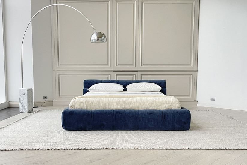 Tufty-Bed in blue fabric B&B Italia - 1