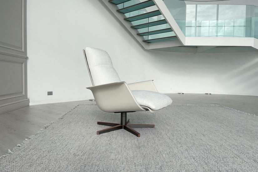 Clori White Fabric Armchair with Pouf (Expo Offer) Giorgetti - 3