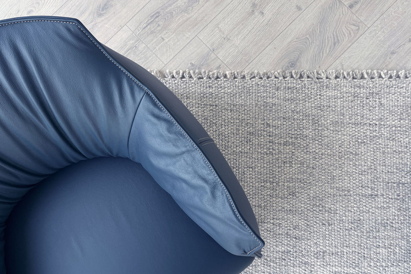 Fauteuil Archibald Large en cuir bleu (Offre Expo) Poltrona Frau - 3