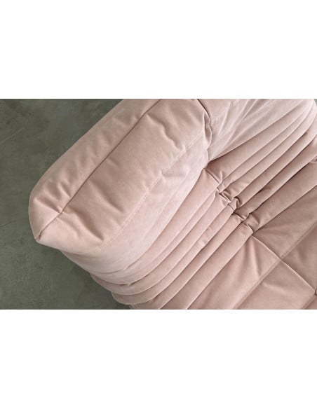 Togo Pink Armchair (Expo Offer) Ligne Roset - 5
