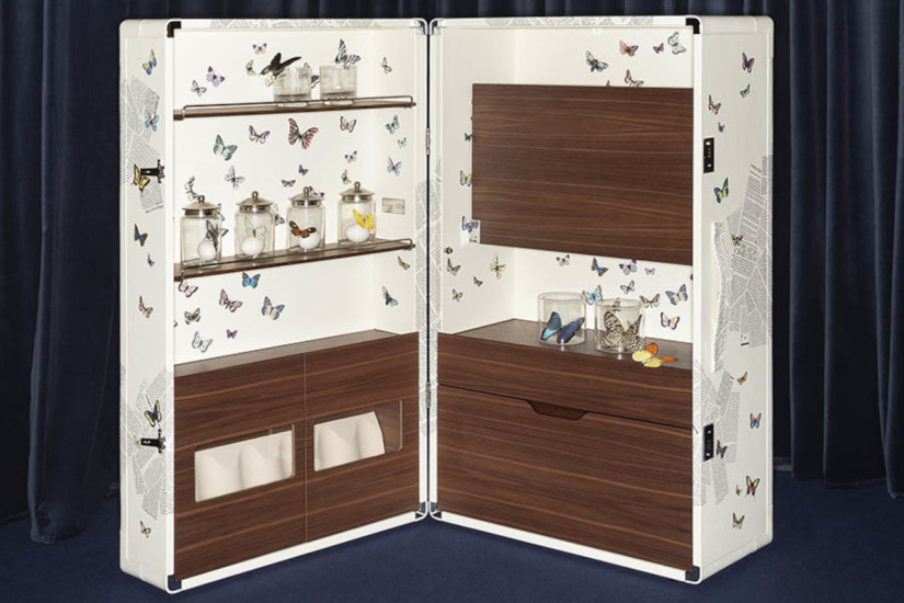 Isidoro Ultime Notizie Drinks Cabinet | Fornasetti Poltrona Frau - 5