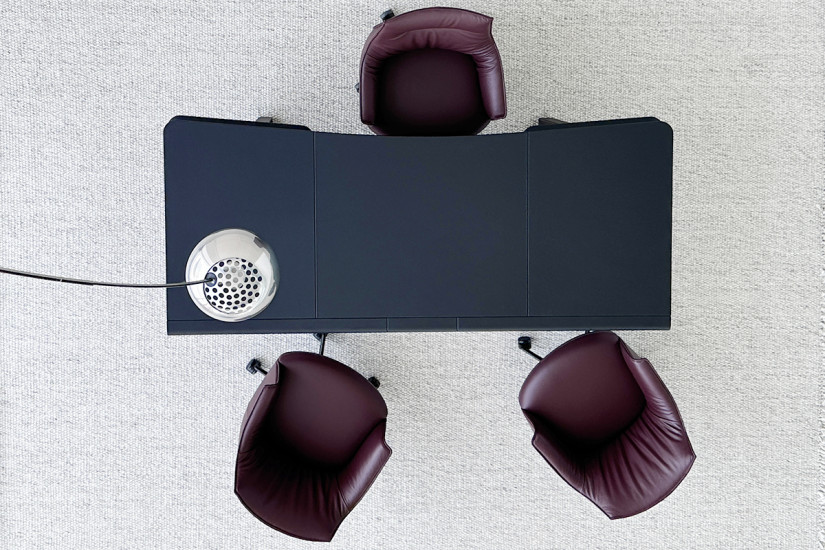 Peek-a-Book Black Desk (Expo Offer) Poltrona Frau - 7