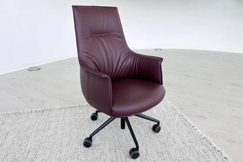 Archibald Task Executive Bordeaux Armchair (Expo Offer) Poltrona Frau - 2