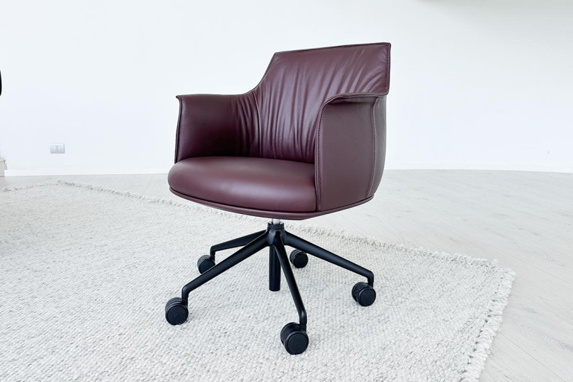 Archibald Task Managerial Bordeaux Armchair (Expo Offer) Poltrona Frau - 1