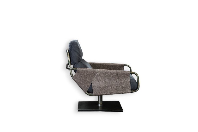 Henge Voyage Armchair | Online Shop