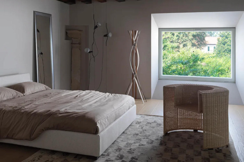 Horm Twist Coat Hanger | Online Shop