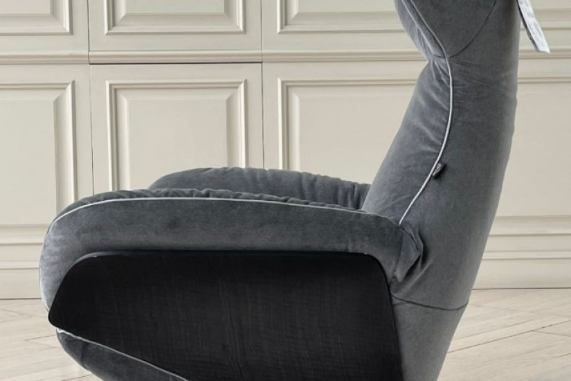 Ilia Armchair (Expo Offer)