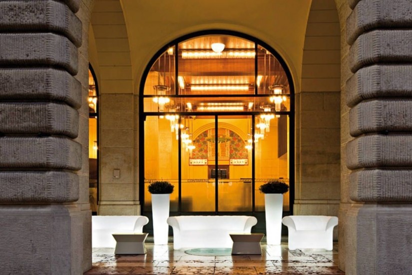 Sirchester Outdoor Sofa