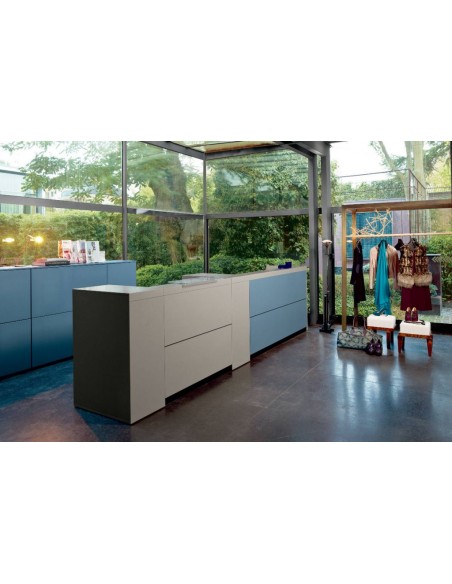 Vogue Reception Counter