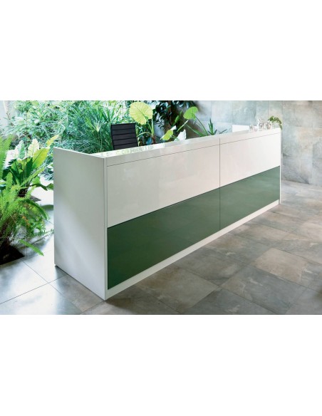 Vogue Reception Counter