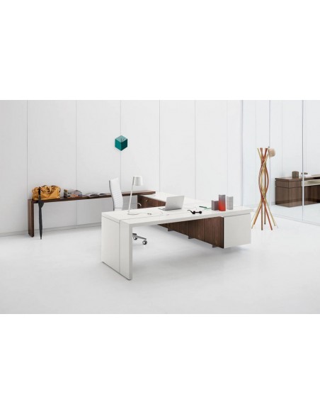 Ar.tu Executive Desk