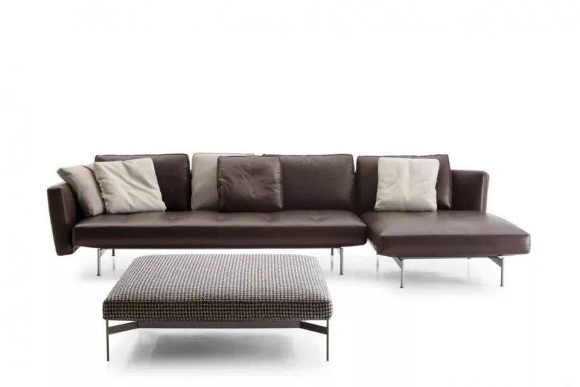 SAKé Sofa