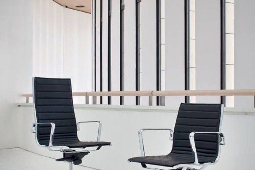 Light Executive Armchair