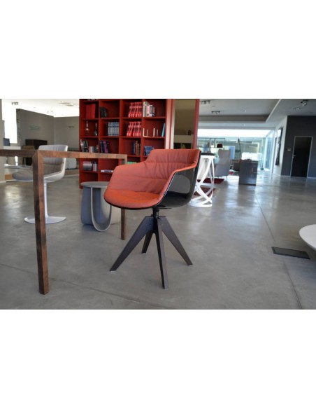 Flow Slim Padded Chair (Expo Offer)