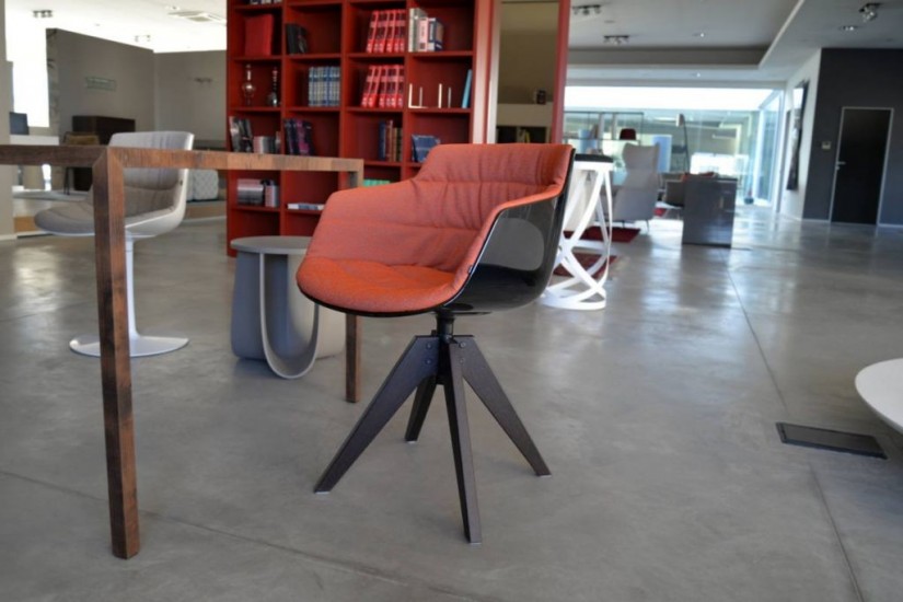 Flow Slim Padded Chair (Expo Offer)