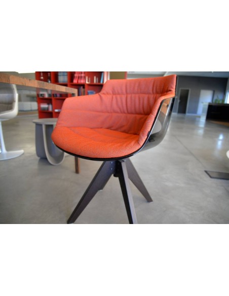 Flow Slim Padded Chair (Expo Offer)