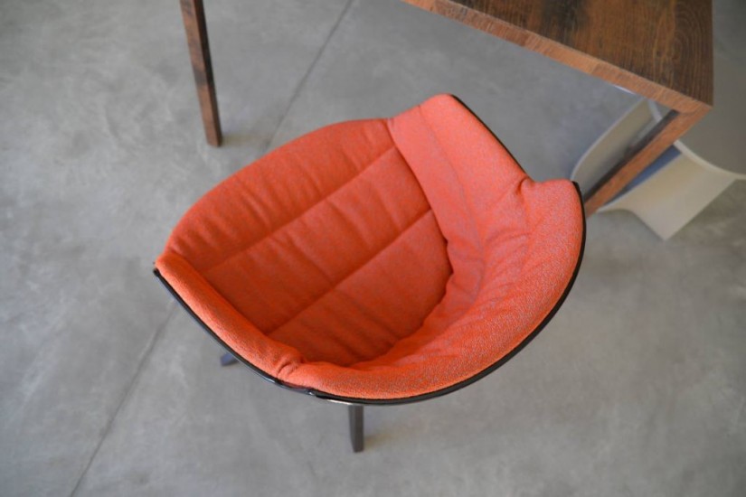 Flow Slim Padded Chair (Expo Offer)