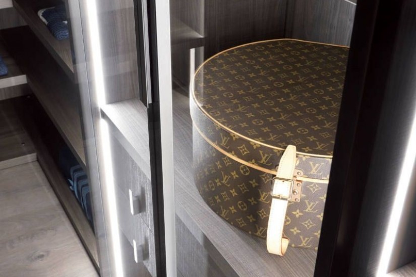 Palo Alto Walk-in-closet