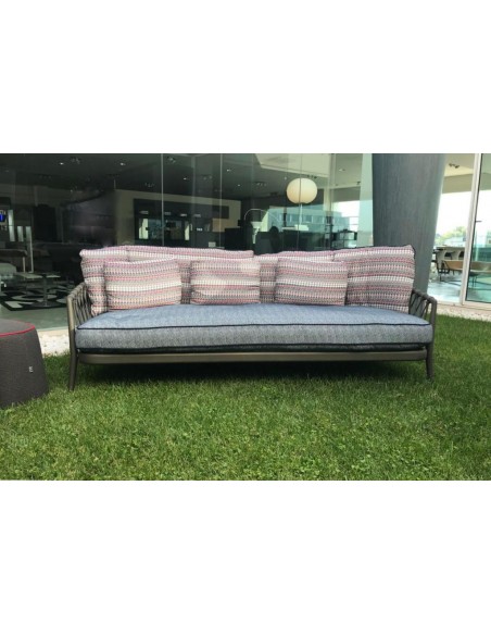 Erica ’19 Outdoor Sofa (Expo Offer)