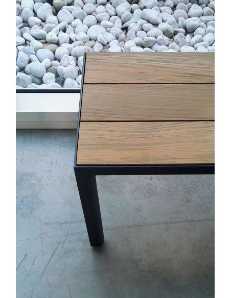 Illum Outdoor Bench (Expo Offer)