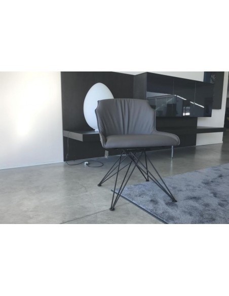 Chaise Flaminia couleur gris foncé (Offre Expo)