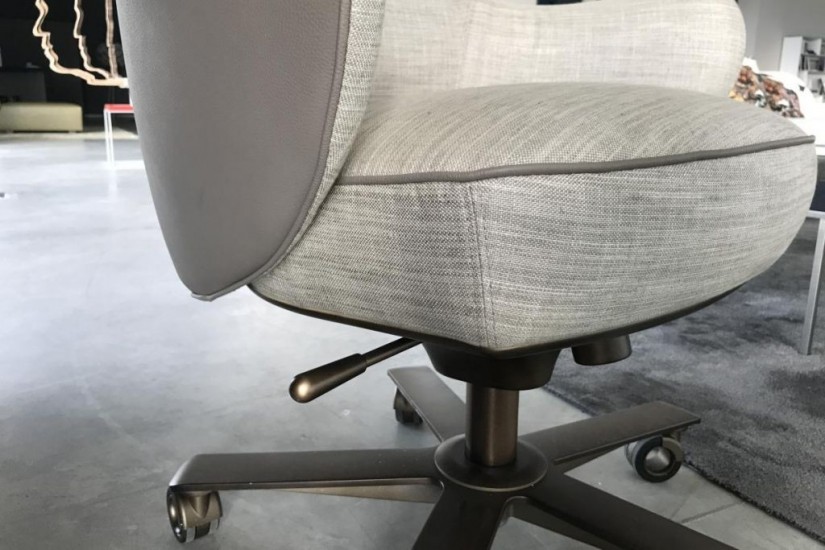 Genius Executive Armchair (Expo Offer)