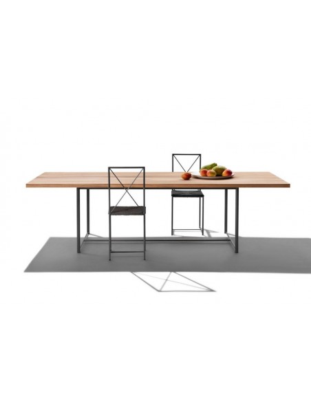 Levante Outdoor Table