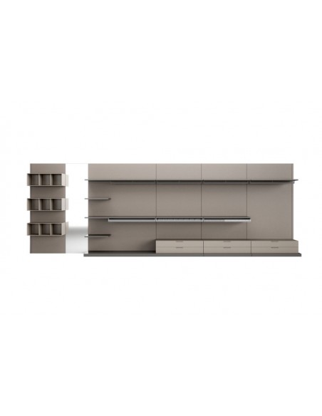 Break Walk-In Closet