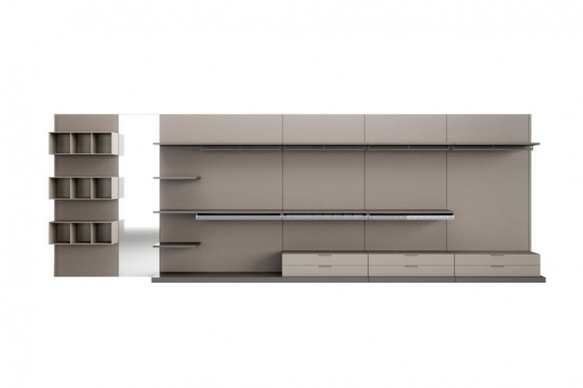 Break Walk-In Closet