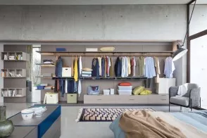 Break Walk-In Closet 2