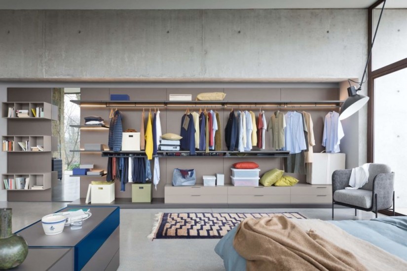 Break Walk-In Closet