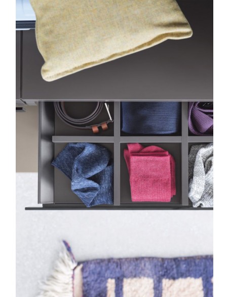 Break Walk-In Closet