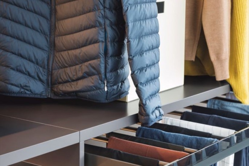 Break Walk-In Closet