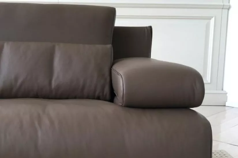 6500 Sofa (Expo Offer)