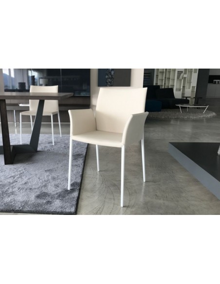 Lia Chair With Armrests (Expo Offer)