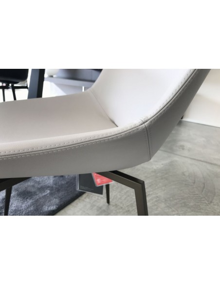 Artika Chair (Expo Offer)