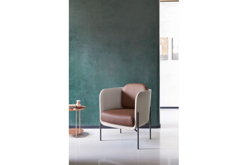Kuia Armchair