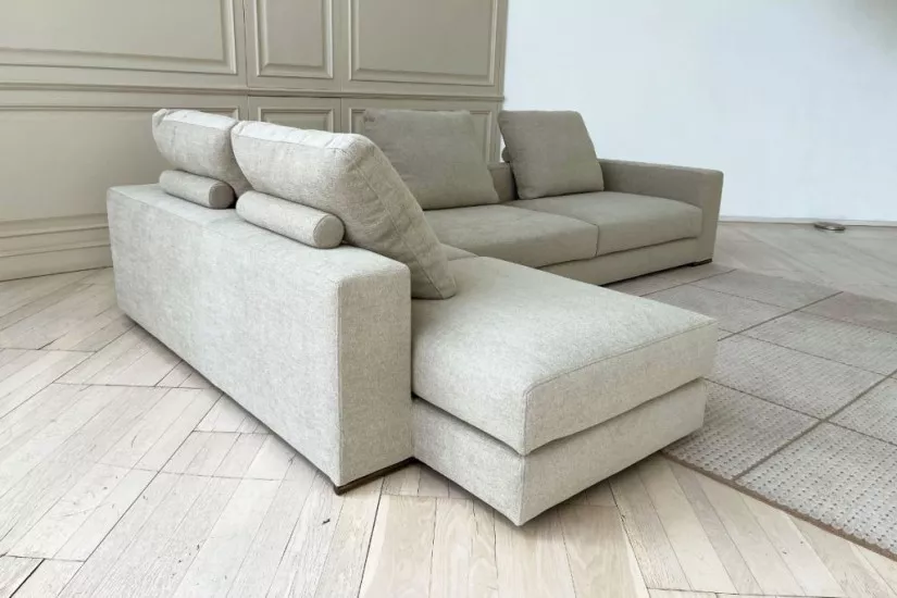 Ananta Class Sofa (Expo Offer)