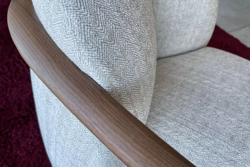 Hug Armchair (Expo Offer)