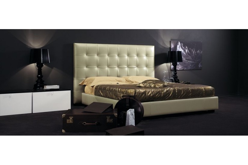 Quadratus Bed