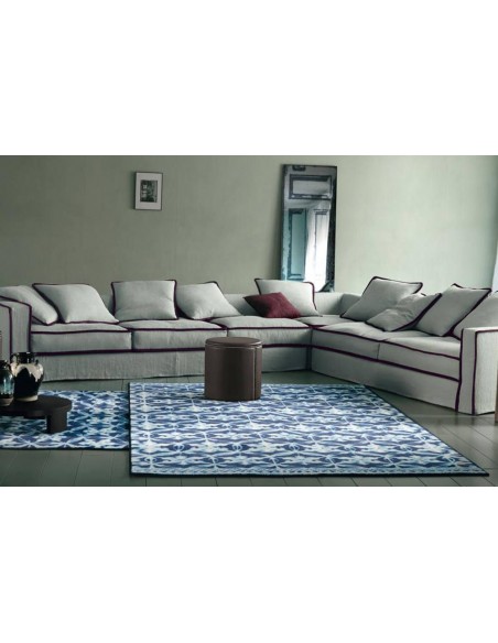 Pillopipe Sofa