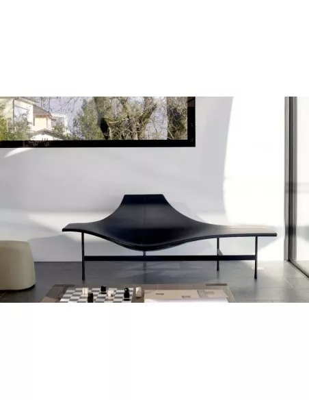 Terminal 1 Chaise Longue