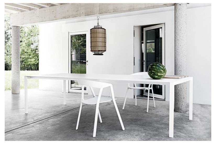 Thin-k outdoor Table